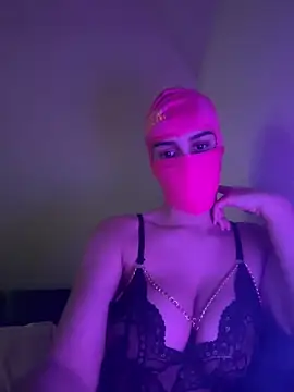 Snapshot of Esmeralda972 chatting on February 17, 5:52 pm Esmeralda972 online show from February 17, 5:52 pm