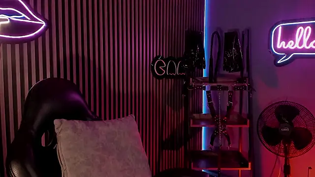 Maximoking26 online show from March 21, 12:48 am