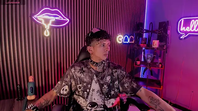 Maximoking26 online show from April 15, 2:07 am