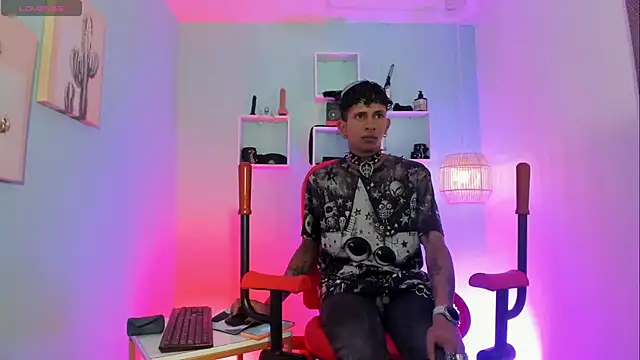 Maximoking26 online show from July 19, 4:05 am