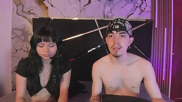 Snapshot of Couple_In_Heat chatting on May 7, 8:36 pm Couple In Heat online show from May 7, 8:36 pm
