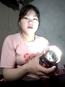 Snapshot of Baby_flower_1 chatting on February 18, 12:50 am Baby flower 1 online show from February 18, 12:50 am