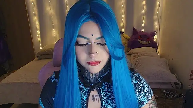 Snapshot of maliciaXpoison chatting on February 25, 5:50 am maliciaXpoison online show from February 25, 5:50 am