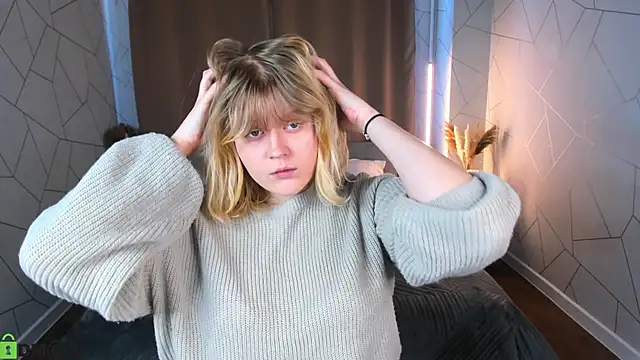 luna c0ra online show from April 8, 1:05 am