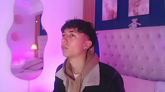 Aiden Rivers  online show from April 8, 12:49 pm