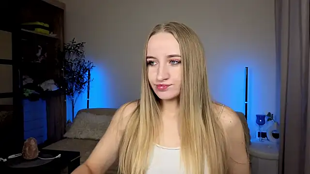 Oxy Foxie online show from June 2, 8:44 pm