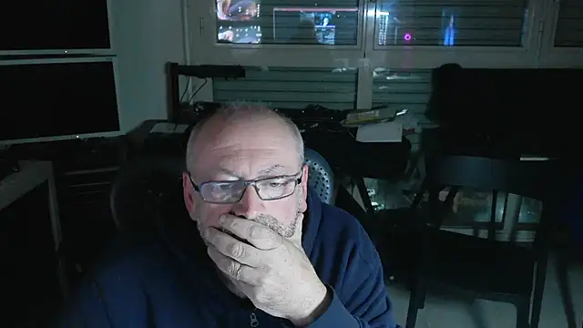 Snapshot of MiRey- chatting on March 22, 10:57 pm MiRey- online show from March 22, 10:57 pm