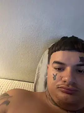 Snapshot of BigdaddyFabian chatting on February 18, 1:51 pm BigdaddyFabian online show from February 18, 1:51 pm