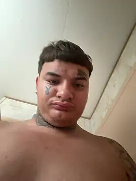 Snapshot of BigdaddyFabian chatting on February 23, 2:14 pm BigdaddyFabian online show from February 23, 2:14 pm