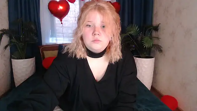 Snapshot of StripGyrl chatting on March 1, 1:29 am StripGyrl online show from March 1, 1:29 am