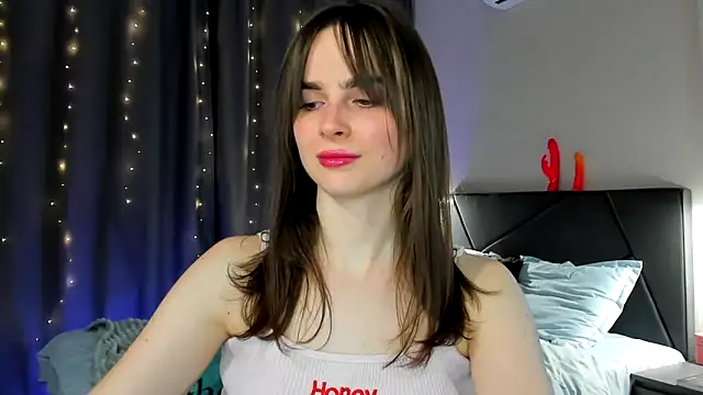 Snapshot of megann_fox2 chatting on March 4, 6:36 pm megann fox2 online show from March 4, 6:36 pm