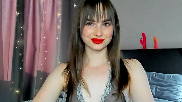 Snapshot of megann_fox2 chatting on June 17, 3:02 pm megann fox2 online show from June 17, 3:02 pm