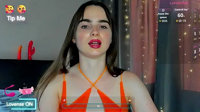 Snapshot of megann_fox2 chatting on June 28, 3:51 pm megann fox2 online show from June 28, 3:51 pm