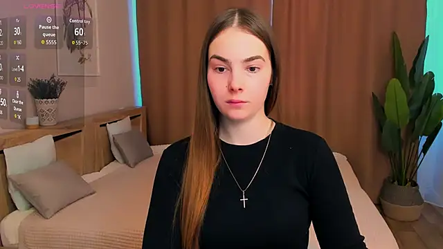 Maddy Wood  online show from February 19, 8:10 am