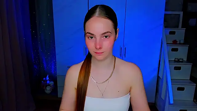 Maddy Wood  online show from May 23, 3:16 pm