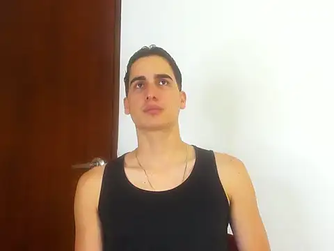 ryanlevi1 online show from May 21, 7:32 pm