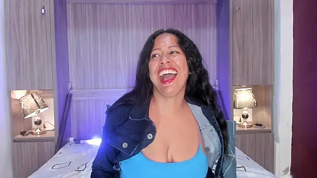 AllieBennet online show from April 13, 7:41 pm