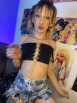 Snapshot of celeste_hell_ chatting on July 3, 10:10 am celeste hell online show from July 3, 10:10 am