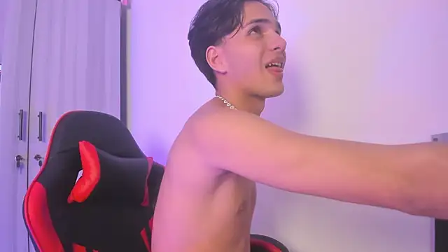 Snapshot of attlas_1 chatting on March 3, 12:39 am attlas 1 online show from March 3, 12:39 am