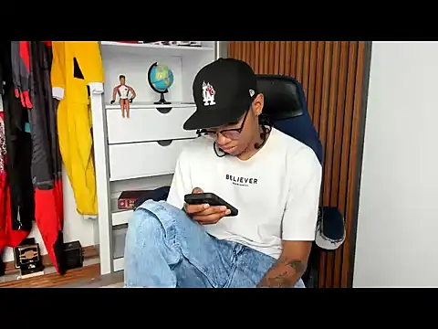 Snapshot of yandi_hot chatting on February 25, 2:05 pm yandi hot online show from February 25, 2:05 pm