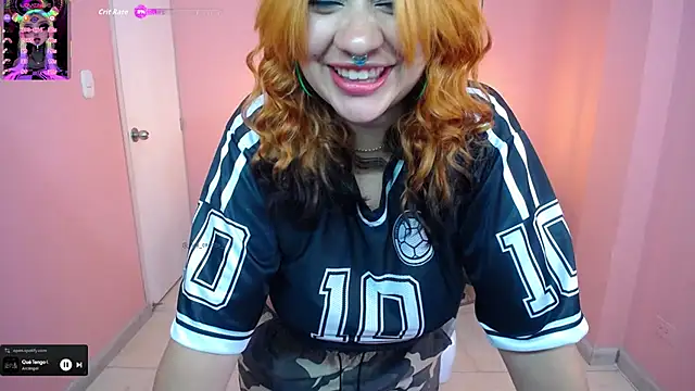Snapshot of _carlotta_x chatting on June 23, 1:47 am carlotta x online show from June 23, 1:47 am