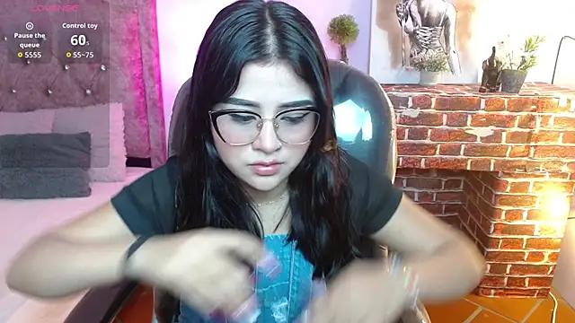 mila quin online show from April 18, 7:58 pm