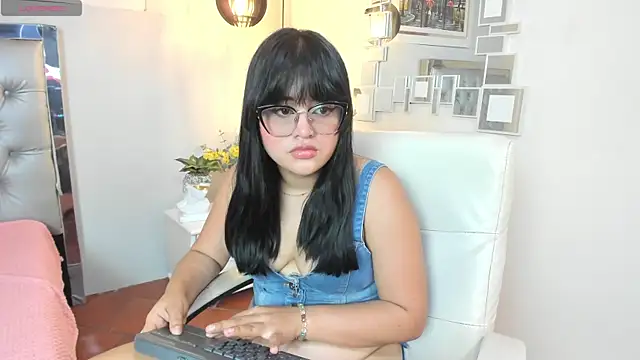 mila quin online show from June 11, 7:34 pm