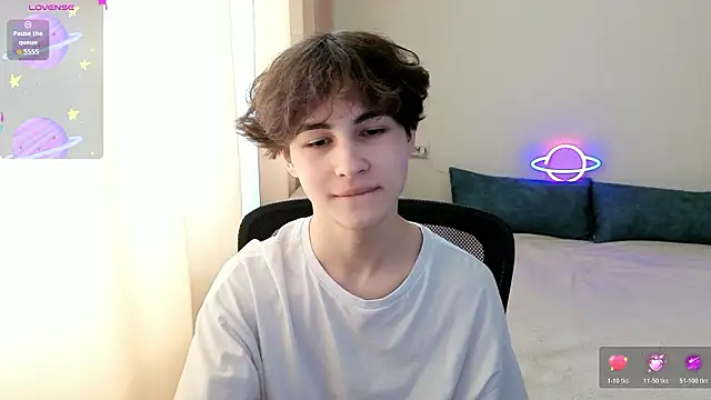  LukaHayes  online show from March 27, 11:10 am