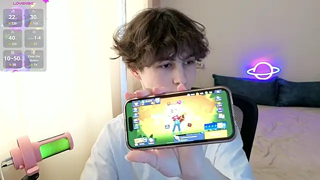  LukaHayes  online show from April 8, 2:17 pm