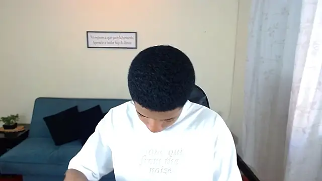 Snapshot of liiam3 chatting on February 20, 9:04 pm liiam3 online show from February 20, 9:04 pm