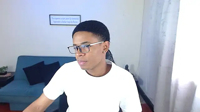 Snapshot of liiam3 chatting on February 21, 8:43 pm liiam3 online show from February 21, 8:43 pm