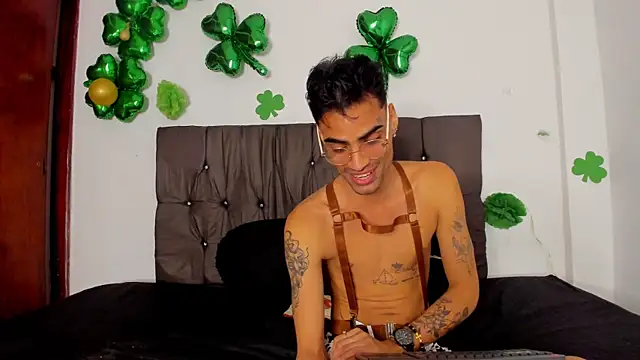 Gay Red Room online show from April 17, 2:58 am