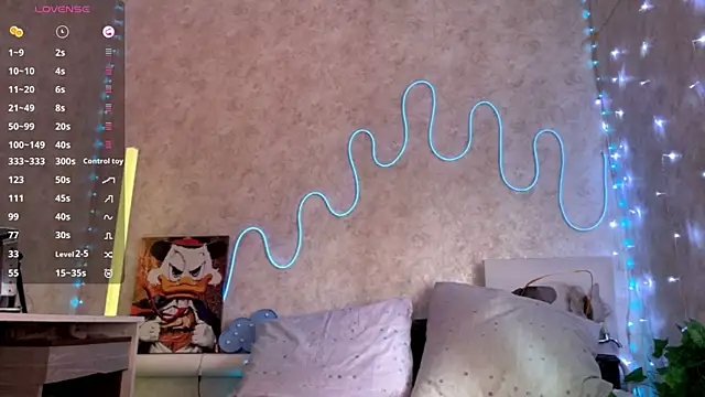 VictoriaDeese online show from May 21, 3:24 am