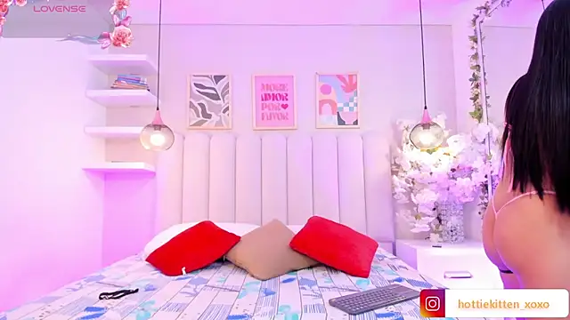 Mia Bailey  online show from March 18, 3:09 am