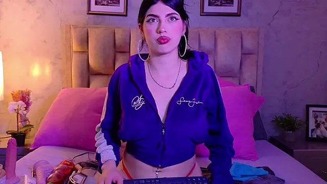 IsabellaRossi online show from April 30, 5:36 am