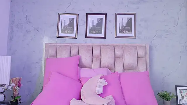 IsabellaRossi online show from May 12, 5:54 pm