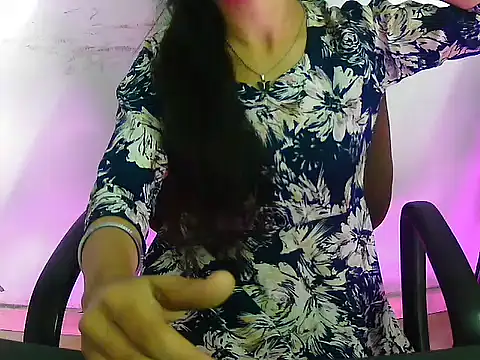 Hotsurbhi online show from March 9, 4:49 am