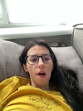 Oliviyalove  online show from June 12, 1:32 pm