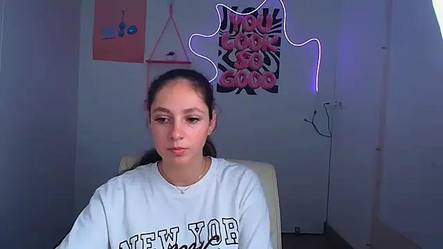 KissMeJulia online show from June 30, 11:11 am