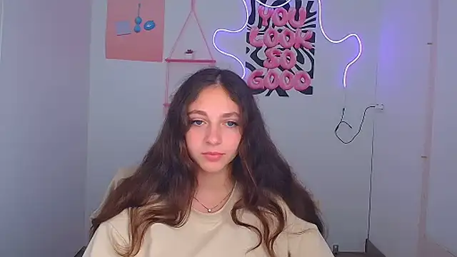 KissMeJulia online show from July 28, 5:47 am