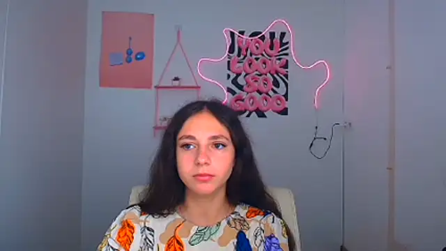 KissMeJulia online show from July 31, 5:40 am