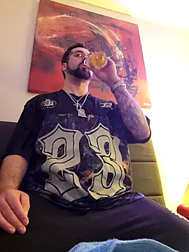 LargeLith online show from March 28, 9:14 pm