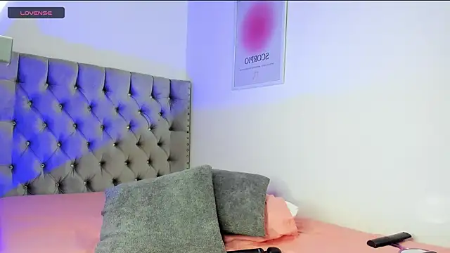 eva cutee  online show from April 1, 8:28 pm