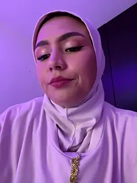 Snapshot of Darsha_Khemu chatting on June 20, 10:34 pm Darsha Khemu online show from June 20, 10:34 pm