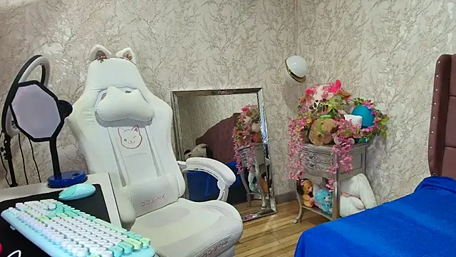 SelinaRussell online show from May 16, 11:57 pm