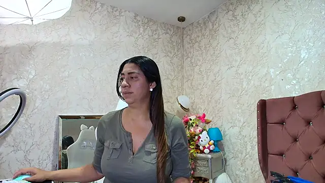 SelinaRussell online show from May 29, 1:58 am