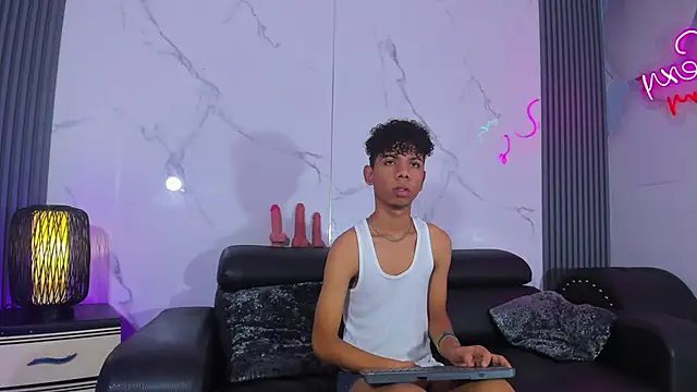 Spicy guys online show from May 14, 1:18 pm