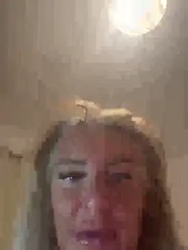 Snapshot of Gypsyrose_x1 chatting on February 19, 6:04 pm Gypsyrose x1 online show from February 19, 6:04 pm