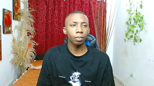 milo018 online show from March 15, 3:23 am