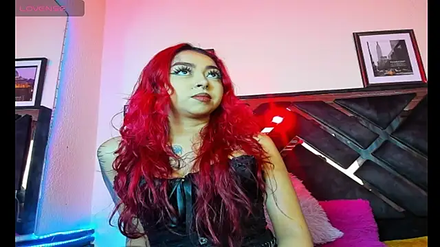 poyson ivy online show from February 18, 9:44 pm